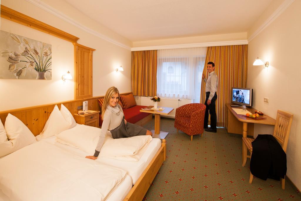 Hotel Garni Forelle ทักซ์ ภายนอก รูปภาพ